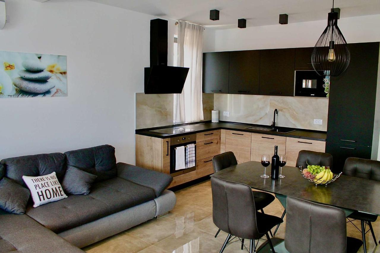 Apartments Marebella Λομπάρδα Εξωτερικό φωτογραφία