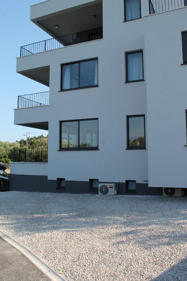 Apartments Marebella Λομπάρδα Εξωτερικό φωτογραφία