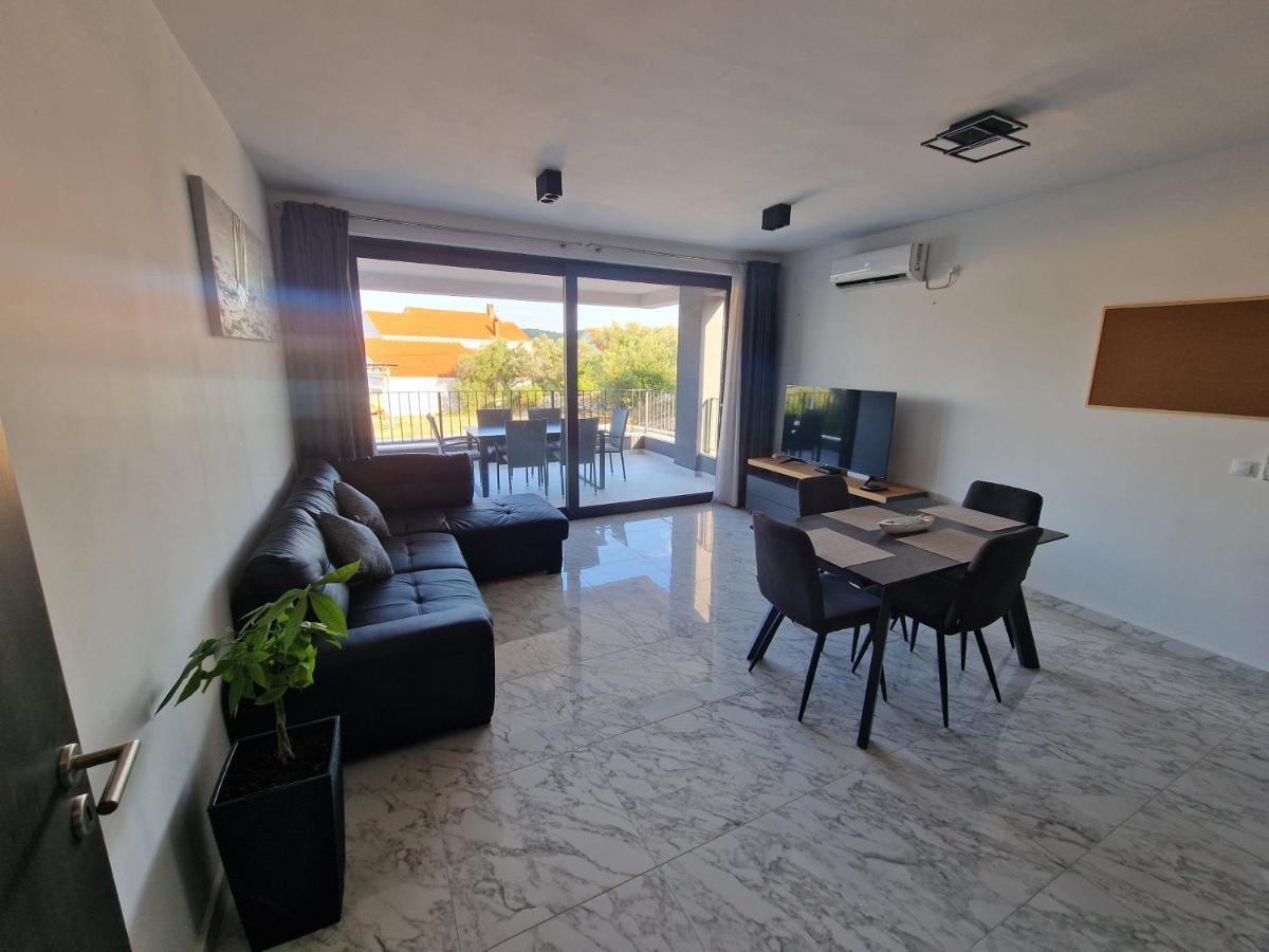Apartments Marebella Λομπάρδα Εξωτερικό φωτογραφία