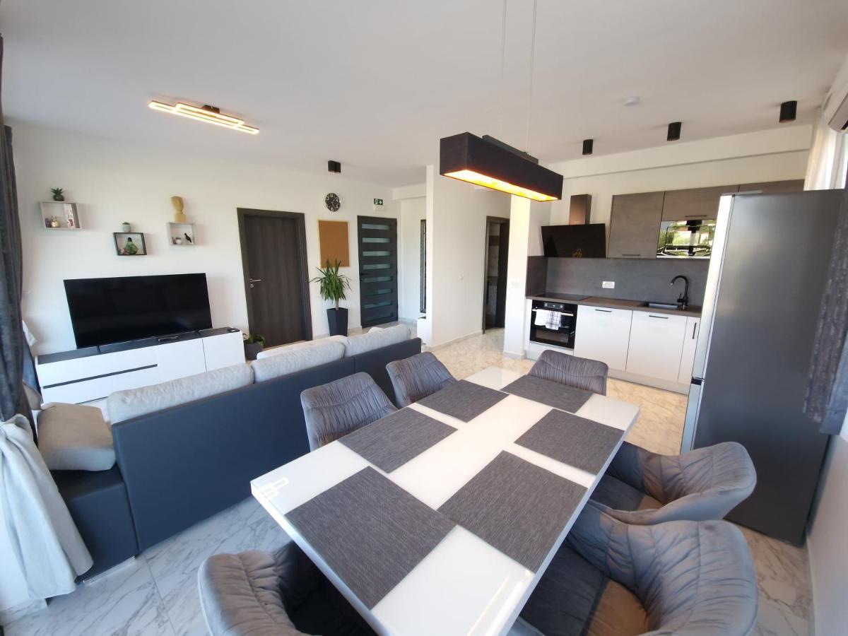 Apartments Marebella Λομπάρδα Εξωτερικό φωτογραφία