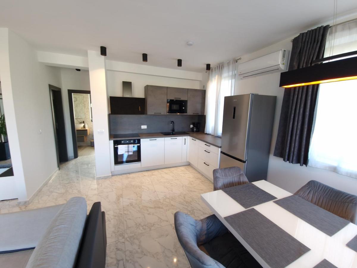 Apartments Marebella Λομπάρδα Εξωτερικό φωτογραφία